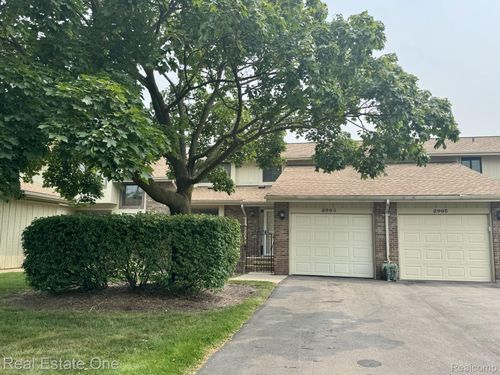 2963 Meadowbrook Dr, Rochester Hills, MI, 48309-1437 | Card Image