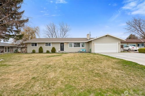 915 E Elsinore St, Othello, WA, 99344-1140 | Card Image