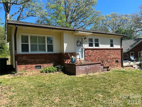 110 9th St, Black Mountain, NC, 28711-3048 | Card Image