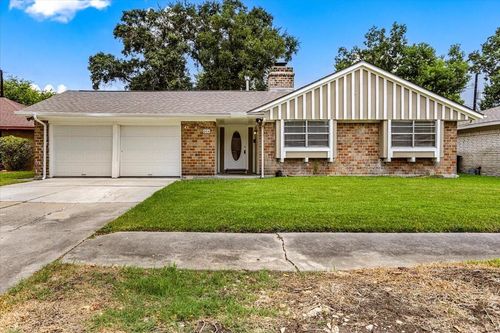 6414 Heatherbloom Dr, Houston, TX, 77085-2401 | Card Image