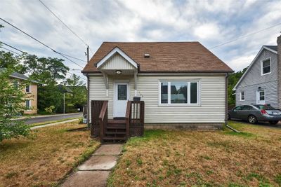 193 Rutherford Ave, House other with 3 bedrooms, 1 bathrooms and 3 parking in Peterborough ON | Image 1