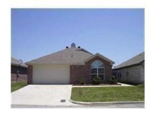 10456 Fossil Hill Dr, Fort Worth, TX, 76131-3947 | Card Image
