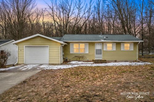 226 W Nelson St, Hastings, MI, 49058-2566 | Card Image