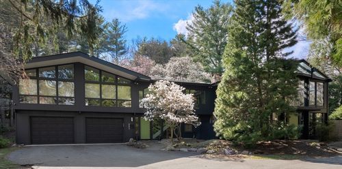 995 Brush Hill Rd, Milton, MA, 02186 | Card Image