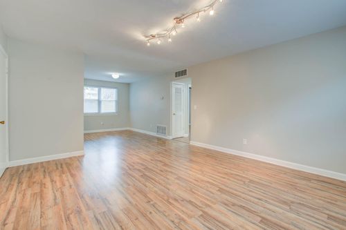 apt-b-117 Wentworth St, Charleston, SC, 29401-1752 | Card Image