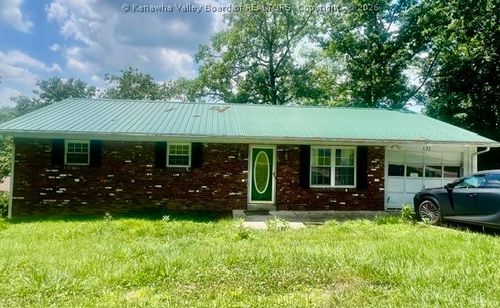 131 Wildwood Dr, Elkview, WV, 25071-9612 | Card Image