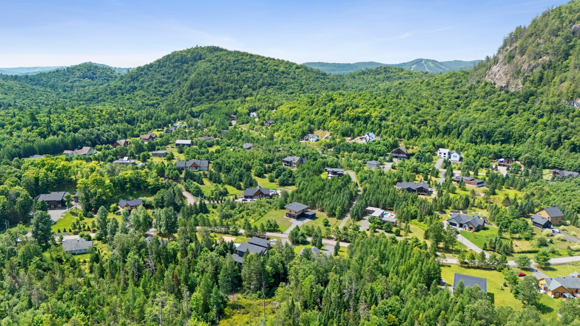 Residential in Sainte-Adèle 3