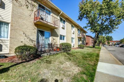 1E - 8900 David Place, Condo with 1 bedrooms, 1 bathrooms and 2 parking in Des Plaines IL | Image 3