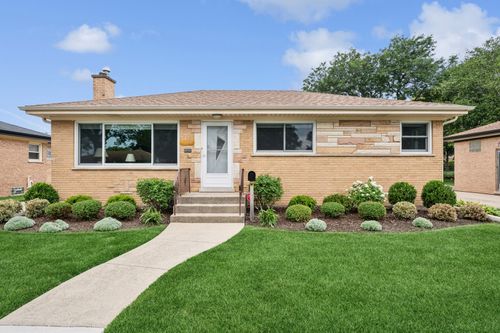 7818 N Oleander Ave, Niles, IL, 60714-3143 | Card Image