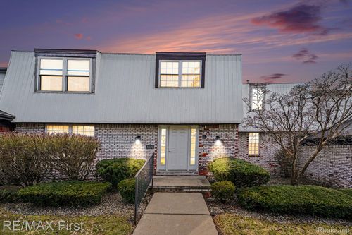 98-31120 Hunters Circle Dr, Farmington Hills, MI, 48334 | Card Image