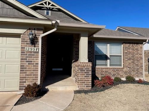 12937 Nw 3rd Ter, Yukon, OK, 73099-8288 | Card Image