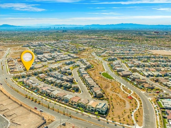 Birds eye view of property featuring a residential view and a mountain view | Image 64