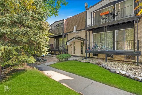 5633 Edge Lake Dr, Oak Lawn, IL, 60453-6468 | Card Image