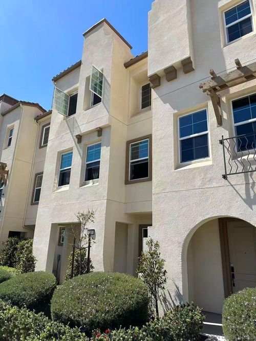 4-5992 Village Center Loop Rd, San Diego, CA, 92130-2960 | Card Image