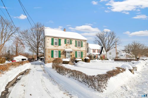 425 Piedmont St, Waterbury, CT, 06706-2130 | Card Image