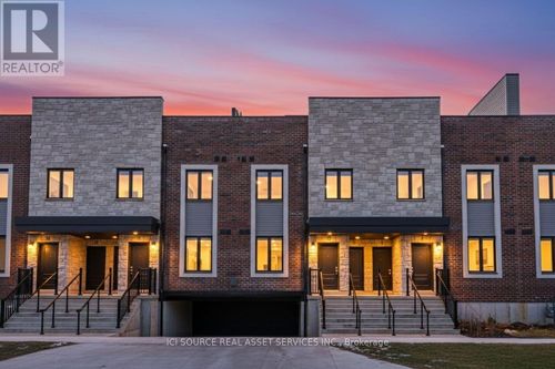 10-2 Slessor Boulevard, Grimsby (Grimsby West), ON, L3M5J4 | Card Image