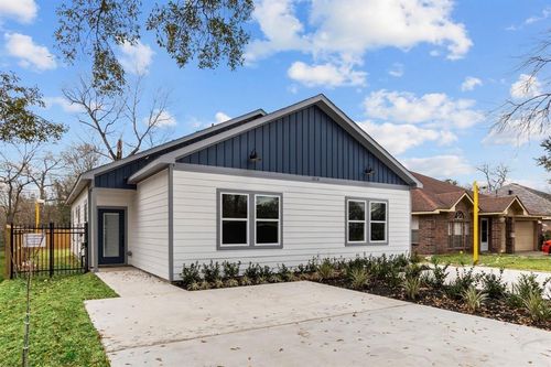 1010 Junell St, Houston, TX, 77088-6224 | Card Image