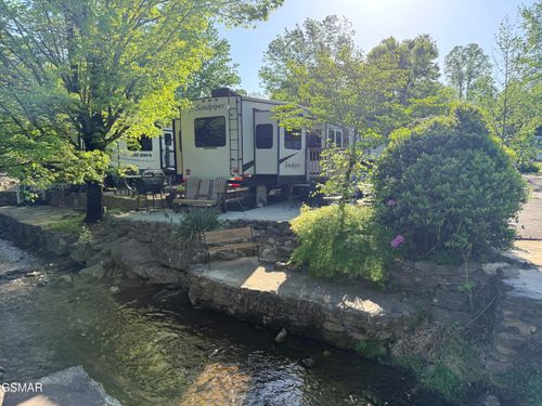166-4229 E Parkway, Gatlinburg, TN, 37738-6427 | Card Image