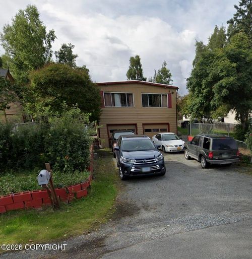 8300 Pokey Cir, Anchorage, AK, 99507-3233 | Card Image
