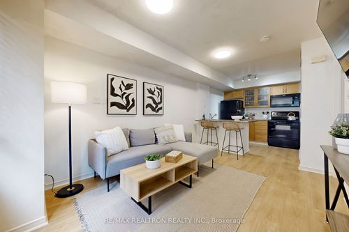 826-46 Western Battery Rd, Toronto, ON, M6K3P1 | Card Image