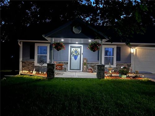 303 S Jackson St, Spring Hill, KS, 66083-8908 | Card Image