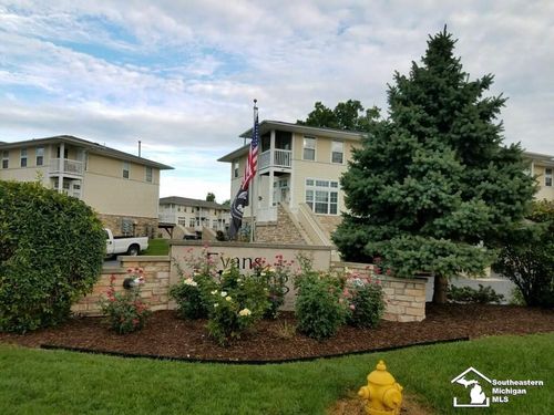 507 Mackinaw Trl, Luna Pier, MI, 48157-9404 | Card Image