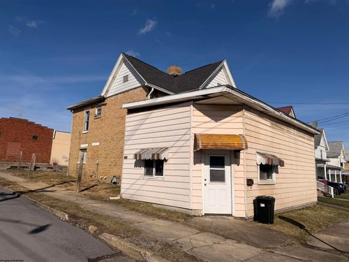 1123 Virginia Ave, Fairmont, WV, 26554-3654 | Card Image