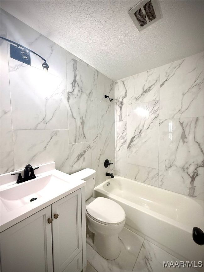 Hall bath | Image 19
