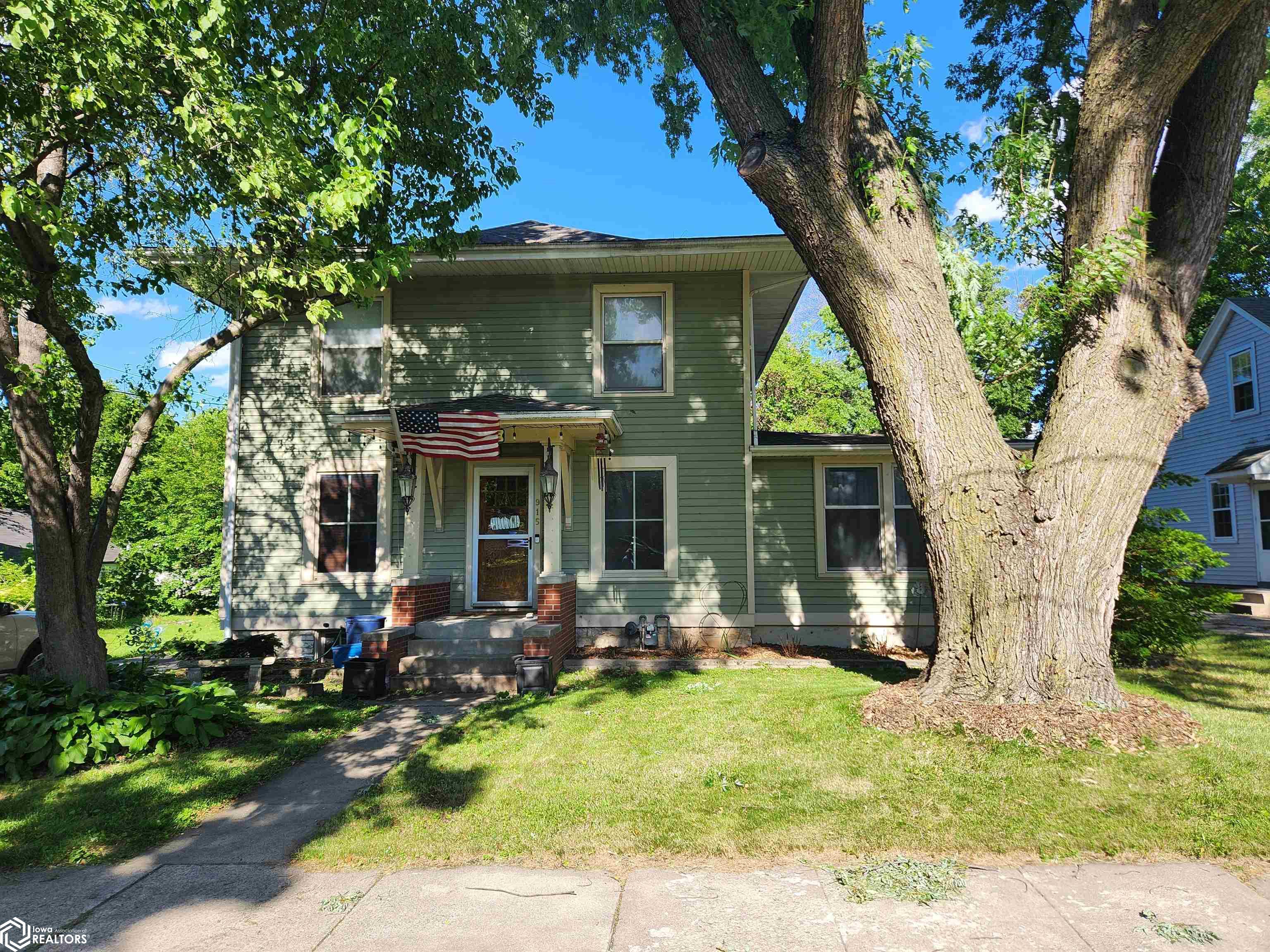 Washington Ave, Mason City, IA 50401