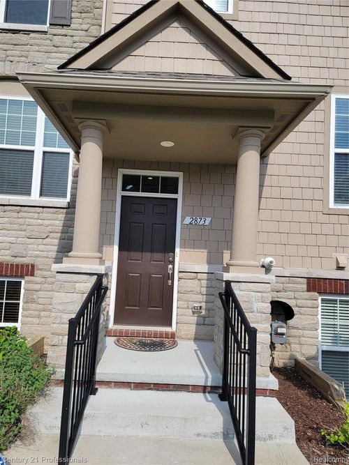 135-2873 Hartwick Dr, Rochester Hills, MI, 48307-4339 | Card Image