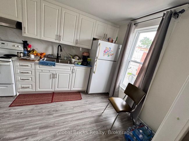 4493 Jepson St, House other with 5 bedrooms, 2 bathrooms and 2 parking in Niagara Falls ON | Image 6