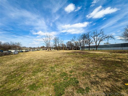 206 4th St, Tahlequah, OK, 74464-5226 | Card Image