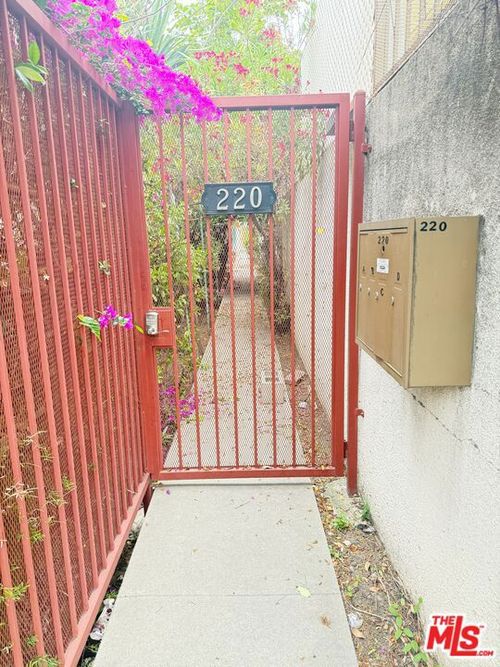 c-220 N Louise St, Glendale, CA, 91206-4233 | Card Image