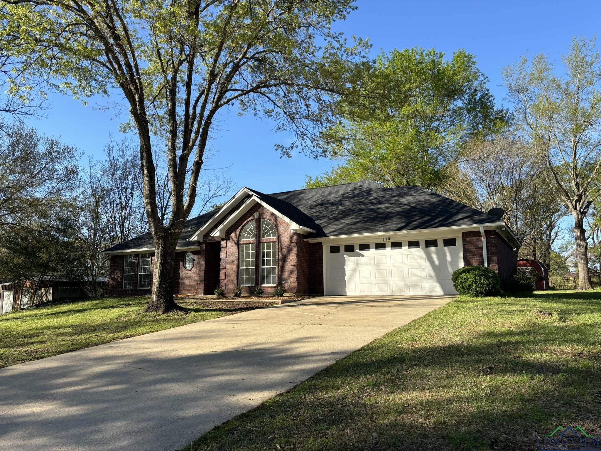 Mockingbird Ln, Pittsburg, TX 75686
