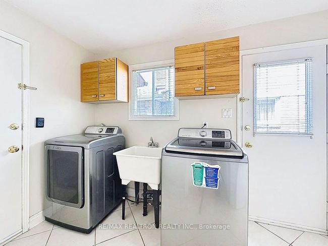 17 Colvin Cres, House other with 5 bedrooms, 4 bathrooms and 3 parking in Thornhill ON | Image 15