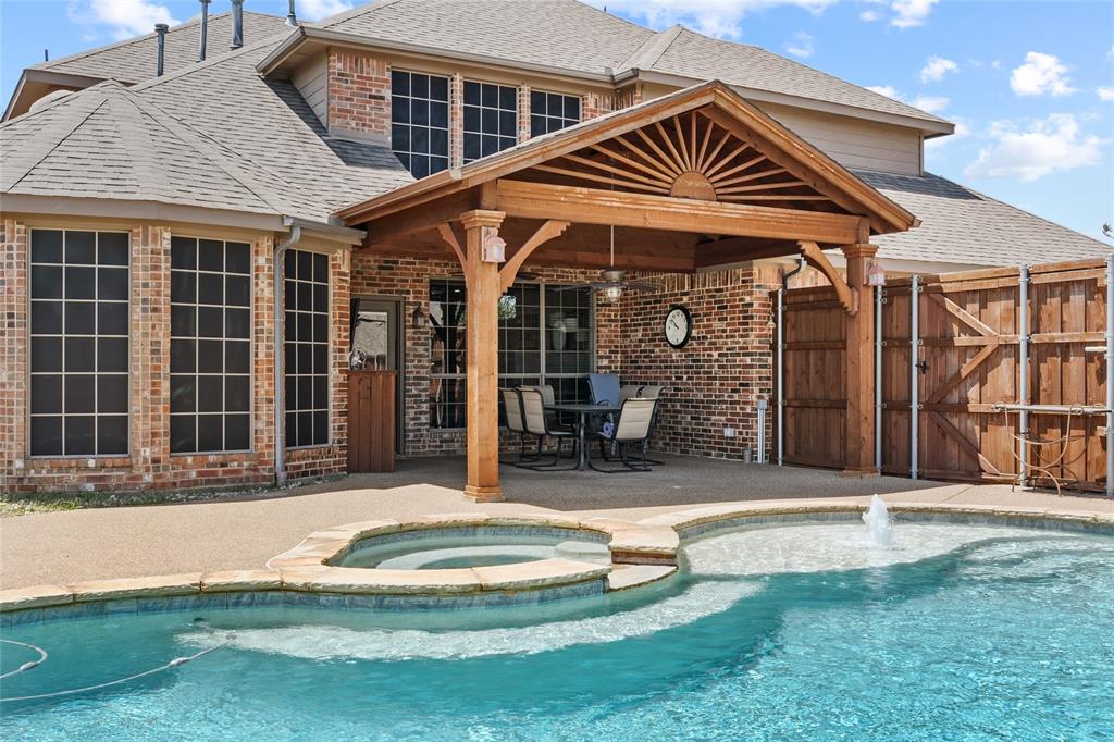 New Bury Ct, Rowlett, TX 75089