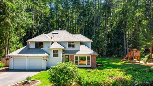 4131 Nw Hosman Cir, Silverdale, WA, 98383-8807 | Card Image