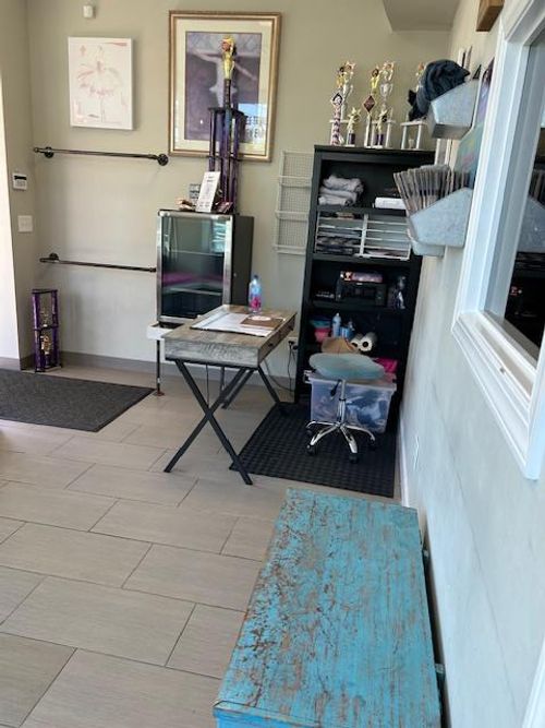 355 Union Blvd, West Islip, NY, 11795-3115 | Card Image