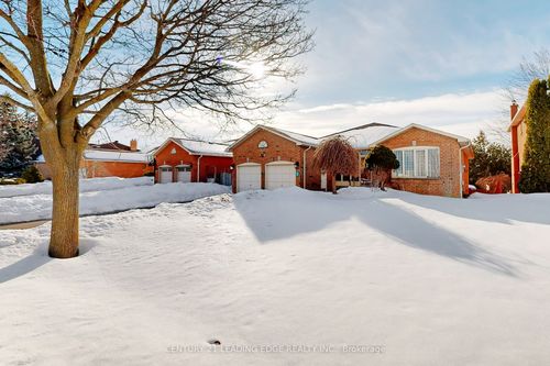 9 Coates Cres, Richmond Hill, ON, L4E2M3 | Card Image