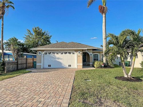 815 96th Ave N, Naples, FL, 34108-2465 | Card Image