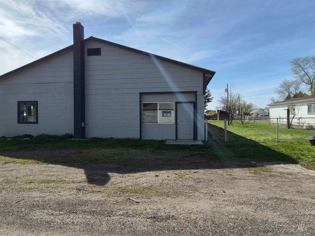 602 7 Th Ave W, House other with 3 bedrooms, 2 bathrooms and 2 parking in Gooding ID | Image 11