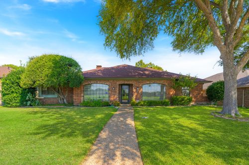 2709 N Spring Dr, Richardson, TX, 75082-4231 | Card Image