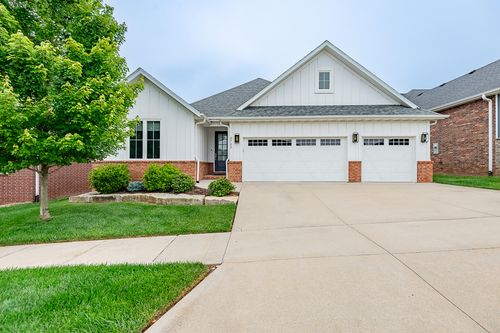 3722 E Woodhue St, Springfield, MO, 65802-6293 | Card Image