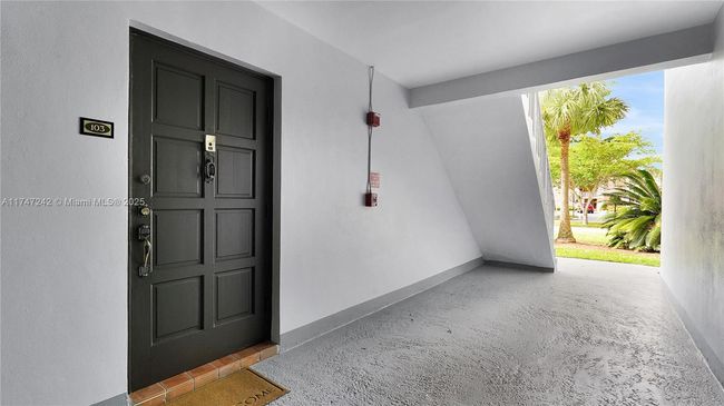 APT-103 - 1101 Hillcrest Ct, Condo with 2 bedrooms, 2 bathrooms and null parking in Hollywood FL | Image 29