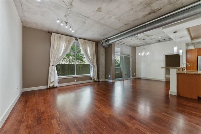 APT-104 - 1901 Post Oak Blvd, Condo with 1 bedrooms, 1 bathrooms and 1 parking in Houston TX | Image 4