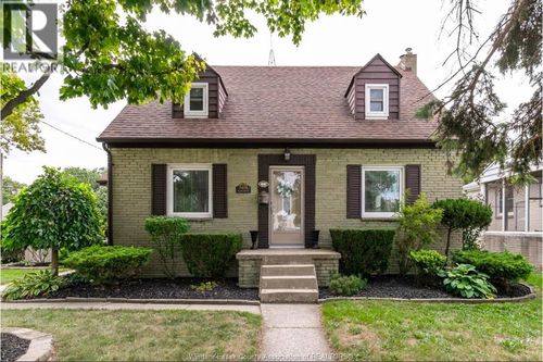 7479 Wyandotte St E, Windsor, ON, N8S1R9 | Card Image