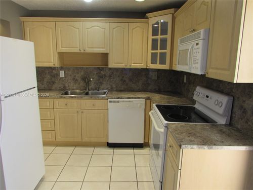 23-5555 Ludlam Rd, South Miami, FL, 33155 | Card Image