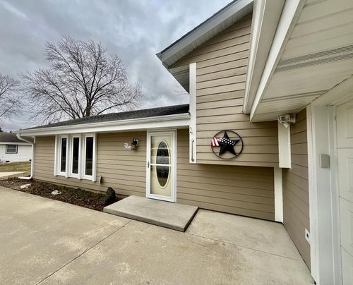 N97W21763 White Horse Drive, Germantown, WI, 53017 | Card Image