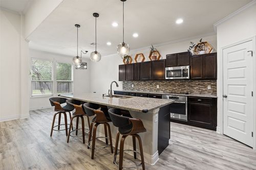 121 W Pauwela Ln, Bastrop, TX, 78602-6031 | Card Image