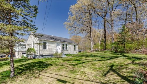 19 Leigh Rd, Cumberland, RI, 02864-4040 | Card Image
